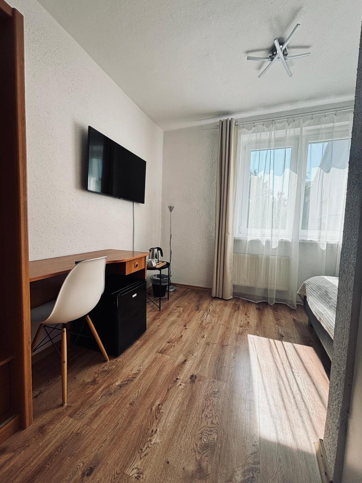 Gjestgiverier Pod Wozem Trzebiatow nad Rega